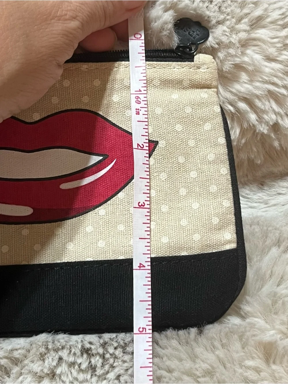 ipsy Beige Canvas Cosmetic Pouch with Red Lip Print